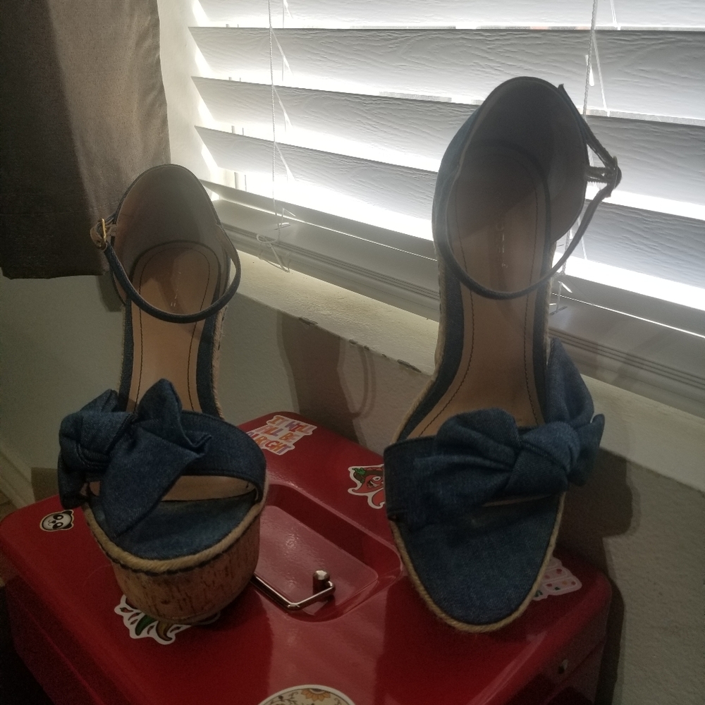 Women's platform shoes